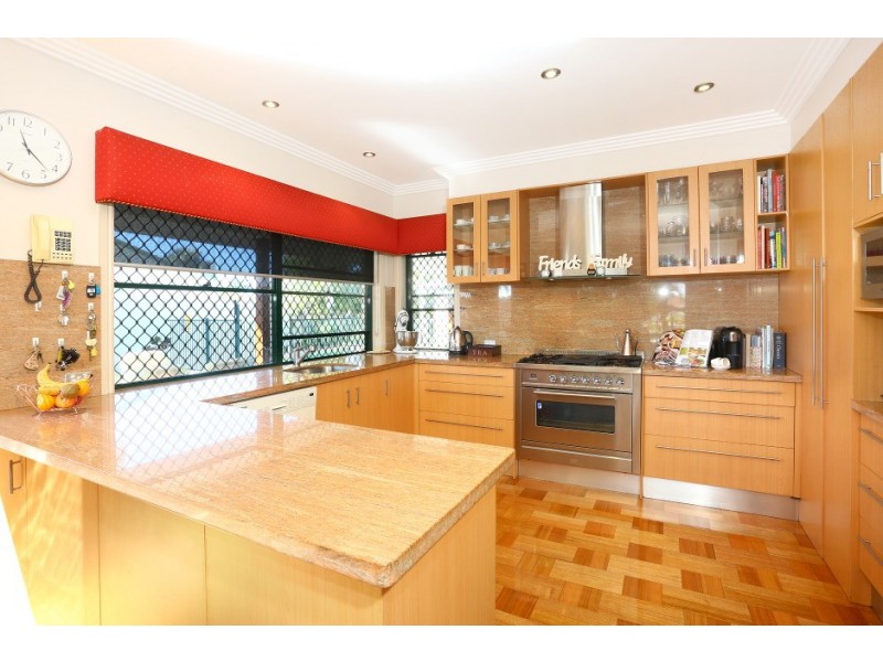10 Smugglers Place, Runaway Bay QLD 4216