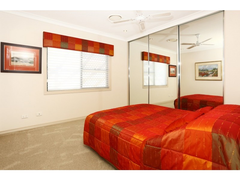 10 Smugglers Place, Runaway Bay QLD 4216
