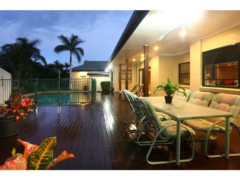 10 Smugglers Place, Runaway Bay QLD 4216