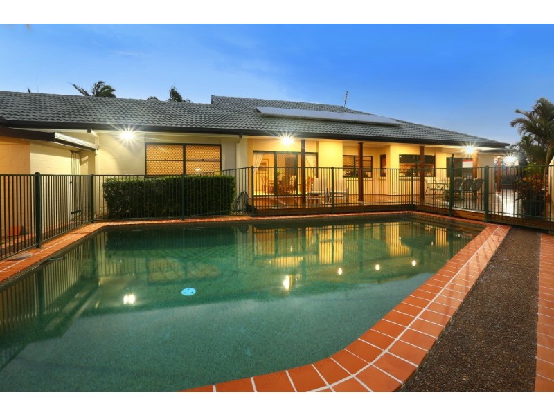 10 Smugglers Place, Runaway Bay QLD 4216