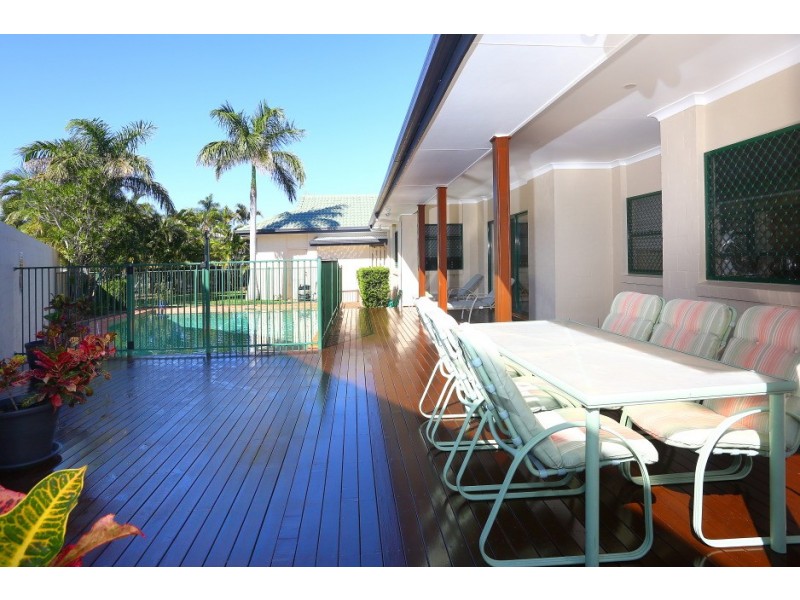 10 Smugglers Place, Runaway Bay QLD 4216
