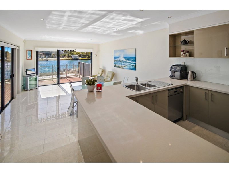 1/56A Back Street, Biggera Waters QLD 4216