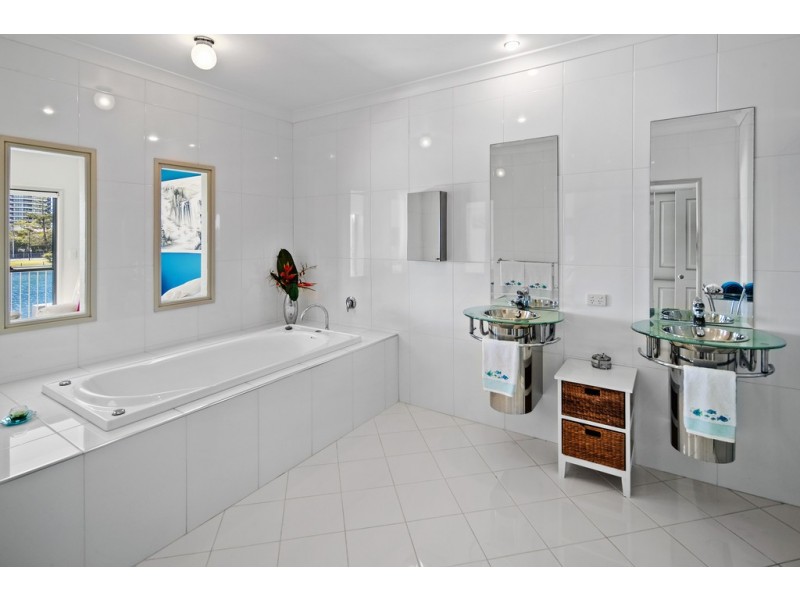 1/56A Back Street, Biggera Waters QLD 4216