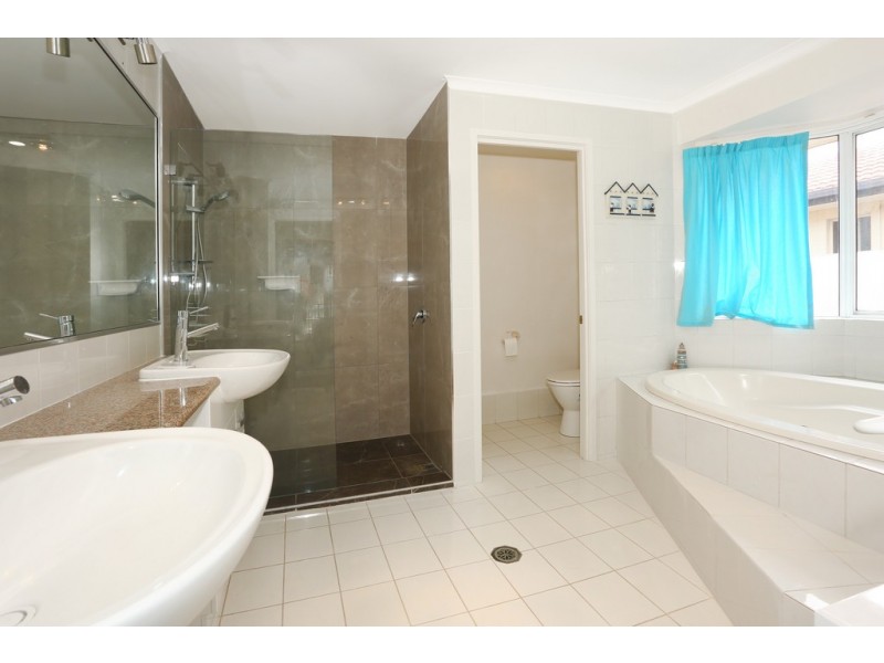 26/131 ‘Seaquester Quays’ Morala Ave, Runaway Bay QLD 4216