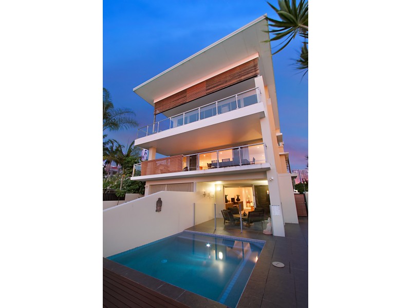 Surfers Paradise QLD 4217