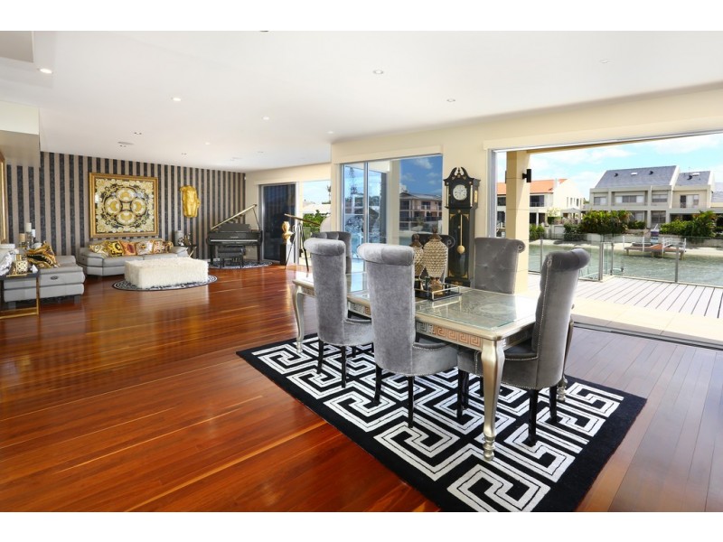 24 Norseman Court, Paradise Waters QLD 4217