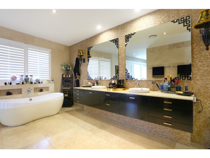 24 Norseman Court, Paradise Waters QLD 4217