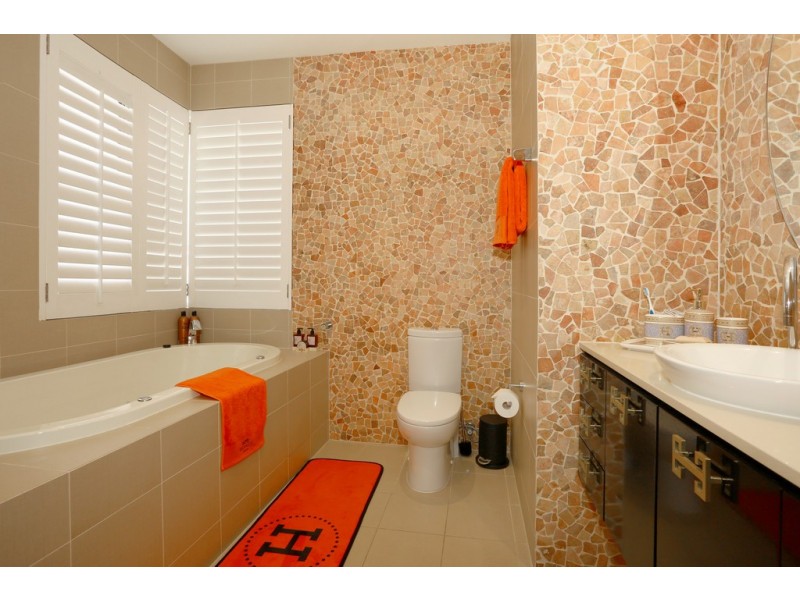 24 Norseman Court, Paradise Waters QLD 4217