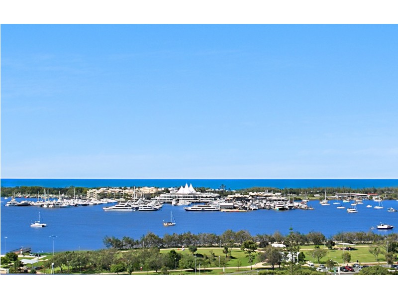 14F ‘Huntington’ 10 Marine Pde, Southport QLD 4215