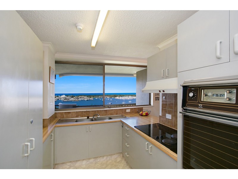 14F ‘Huntington’ 10 Marine Pde, Southport QLD 4215