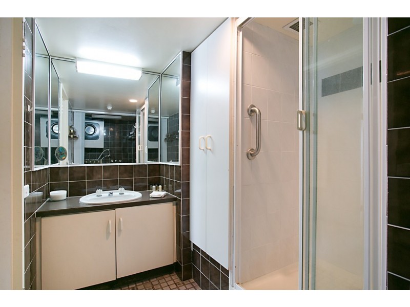 14F ‘Huntington’ 10 Marine Pde, Southport QLD 4215