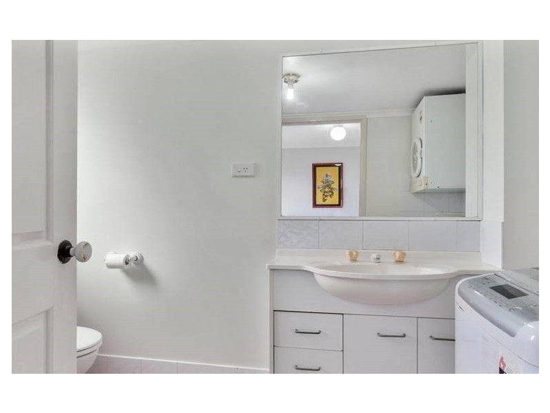 19/3 Anembo Street, Chevron Island QLD 4217