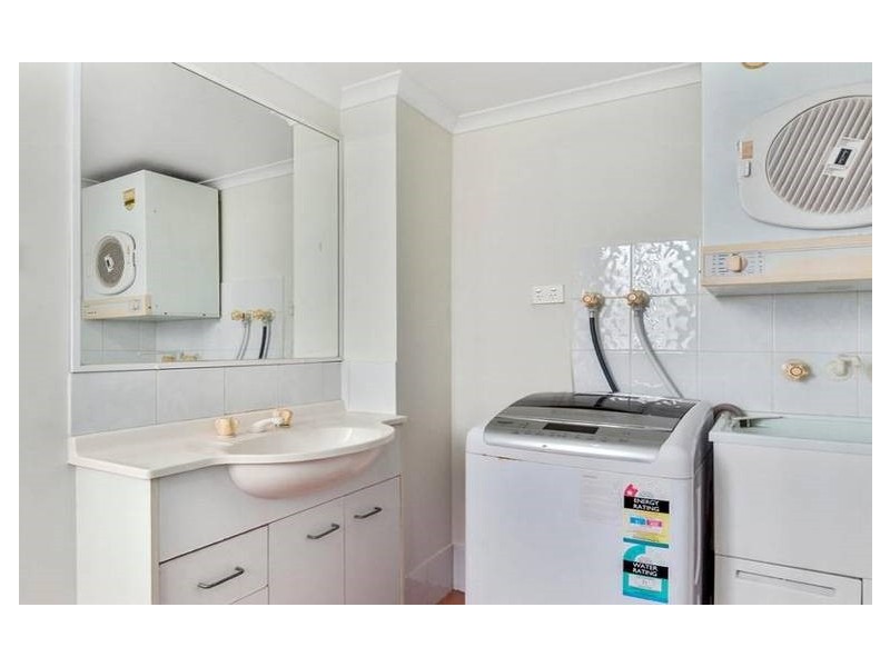 19/3 Anembo Street, Chevron Island QLD 4217