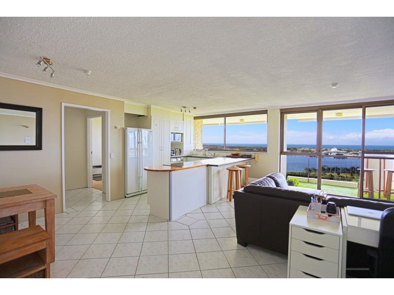 15F ‘Huntington’ 10 Marine Parade, Southport QLD 4215