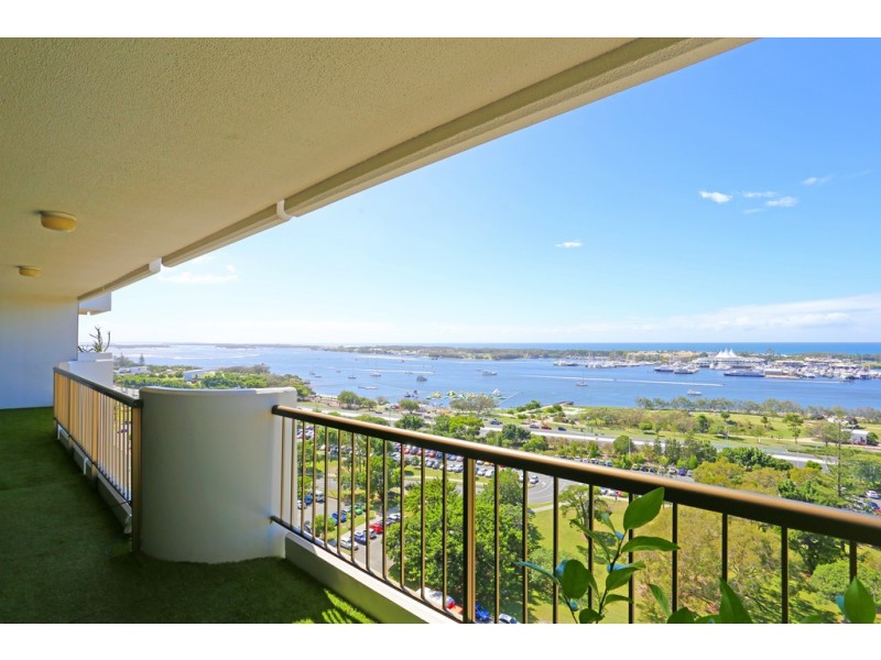 15F ‘Huntington’ 10 Marine Parade, Southport QLD 4215