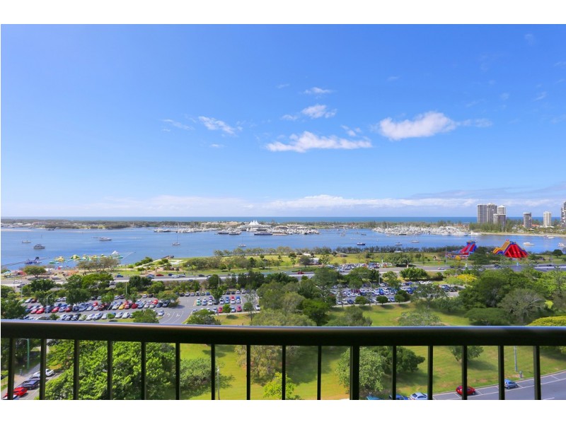 15F ‘Huntington’ 10 Marine Parade, Southport QLD 4215