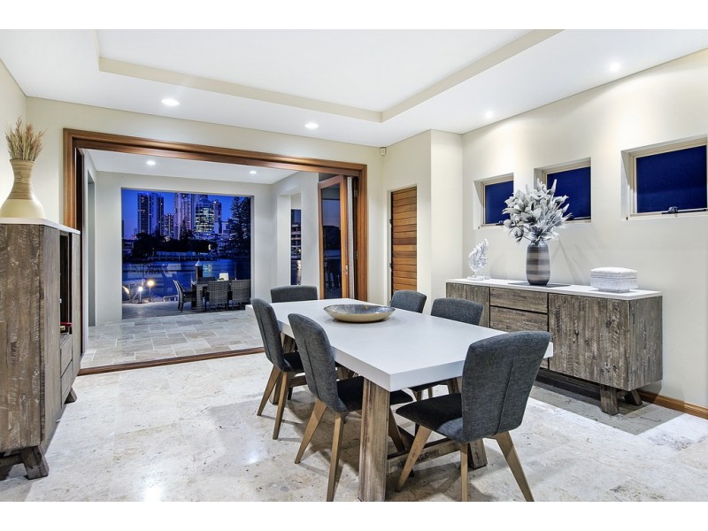 19 Naples Avenue, Isle Of Capri QLD 4217