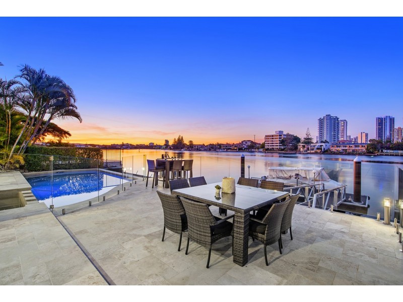 19 Naples Avenue, Isle Of Capri QLD 4217