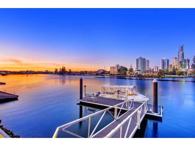 19 Naples Avenue, Isle Of Capri QLD 4217