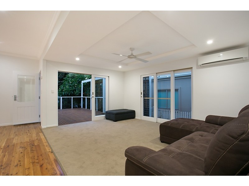 15 Thornton St, Surfers Paradise QLD 4217