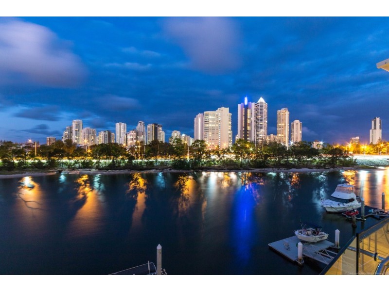 67 Commodore Drive, Paradise Waters QLD 4217