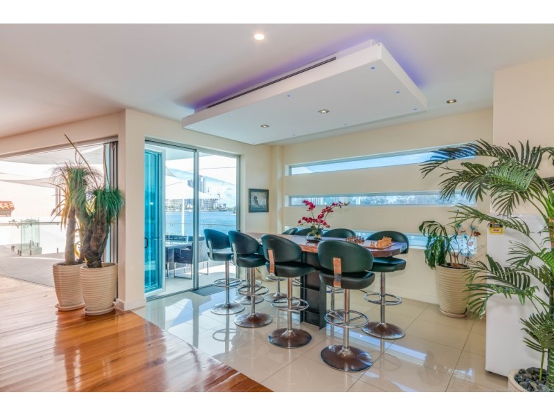 67 Commodore Drive, Paradise Waters QLD 4217