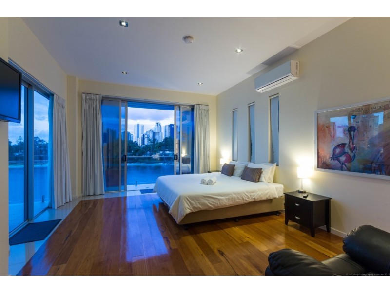 67 Commodore Drive, Paradise Waters QLD 4217