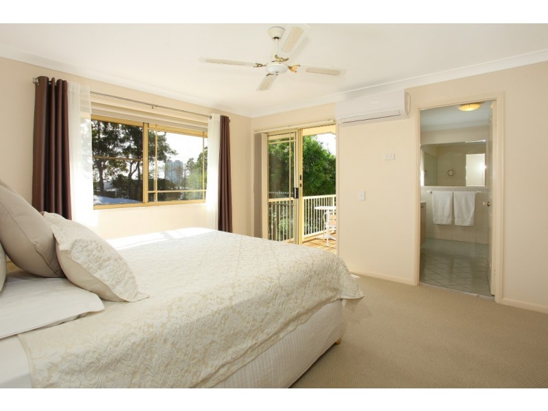 1/18 Charlton Street, Southport QLD 4215