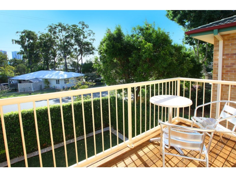 1/18 Charlton Street, Southport QLD 4215