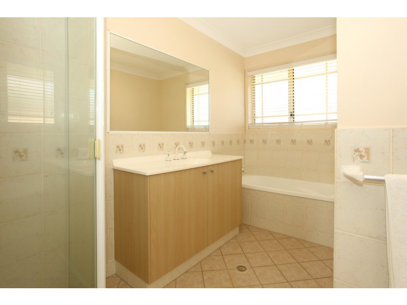 1/18 Charlton Street, Southport QLD 4215