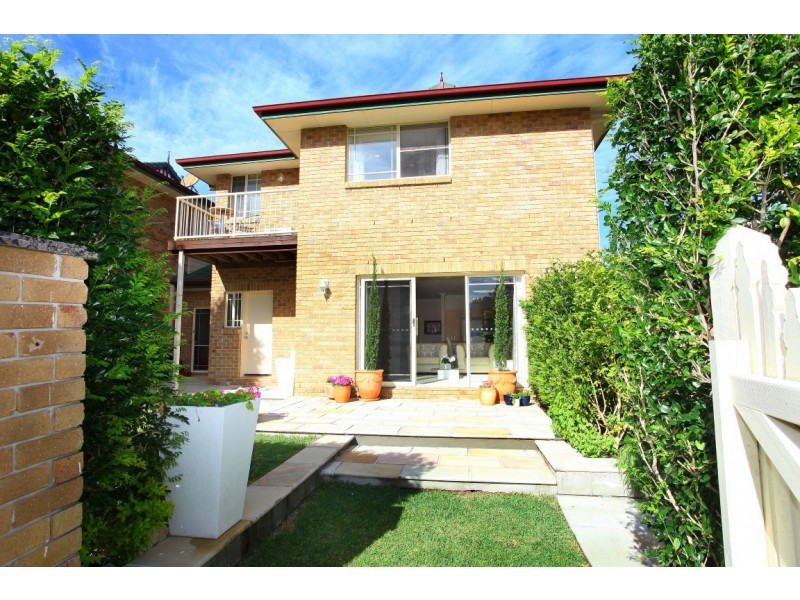 1/18 Charlton Street, Southport QLD 4215