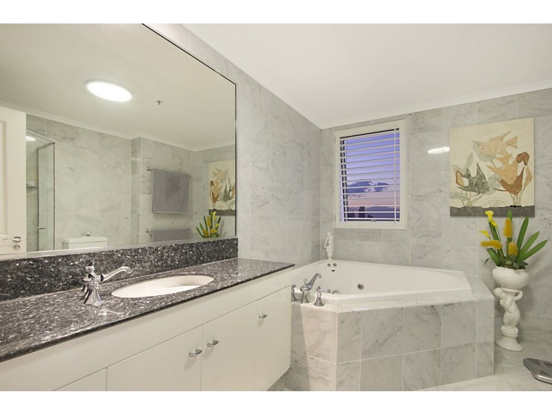 84/11 ‘Ocean Sands’ Hughes Avenue, Main Beach QLD 4217