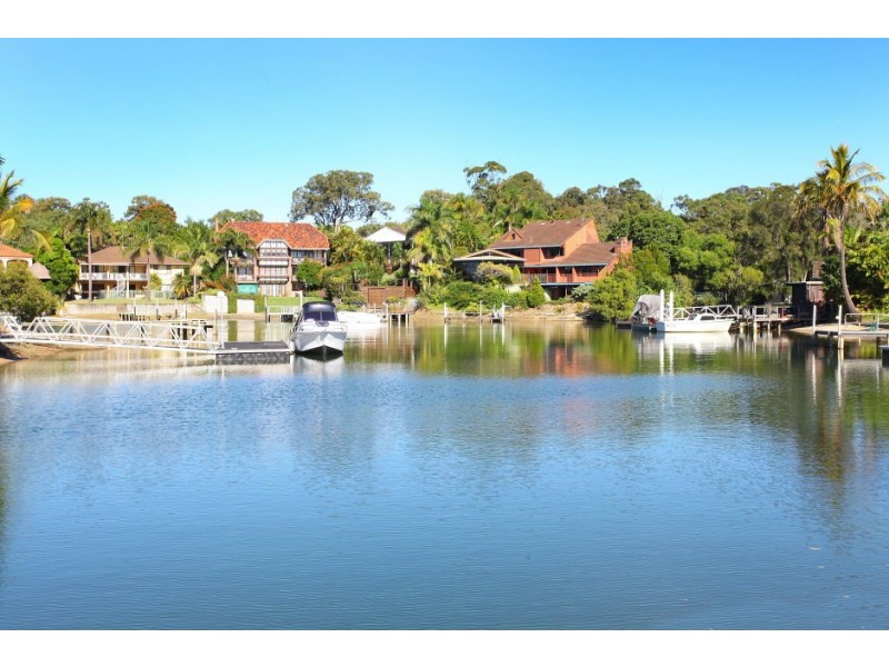 2 Biggs Place, Southport QLD 4215