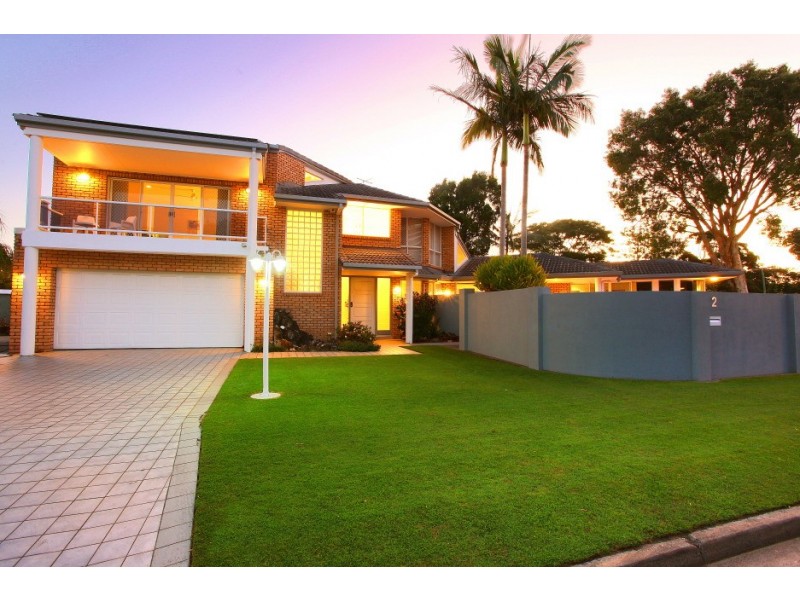 2 Biggs Place, Southport QLD 4215