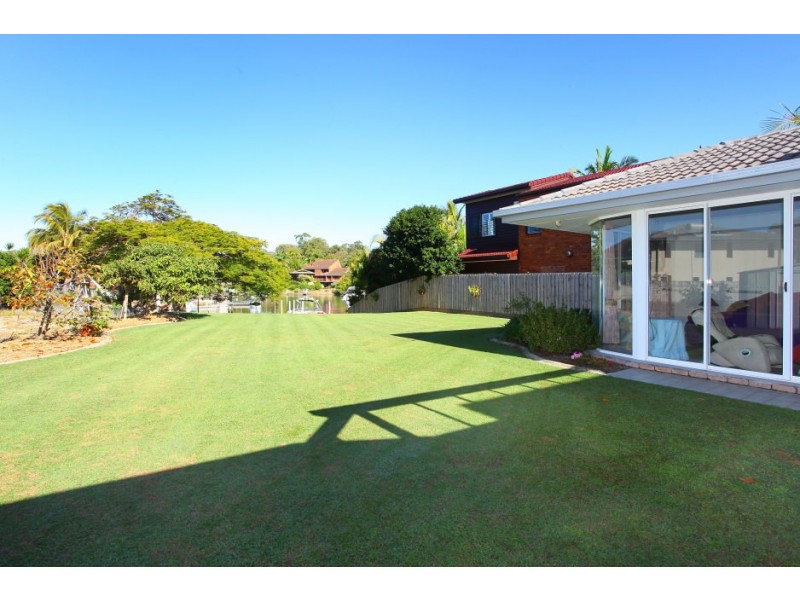 2 Biggs Place, Southport QLD 4215