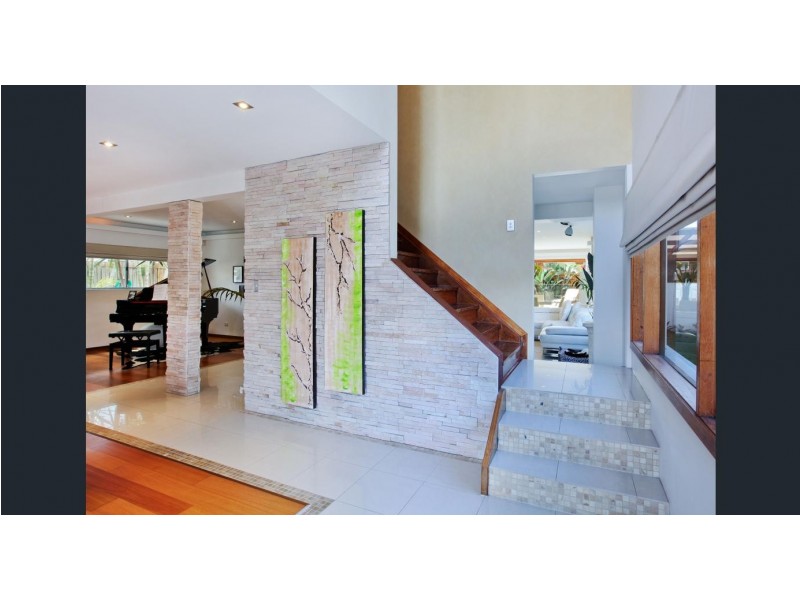 24 Lakeside Avenue, Broadbeach Waters QLD 4218