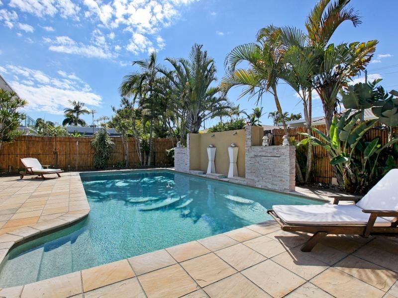 24 Lakeside Avenue, Broadbeach Waters QLD 4218