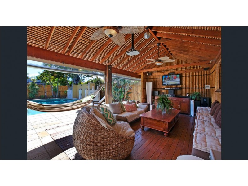 24 Lakeside Avenue, Broadbeach Waters QLD 4218
