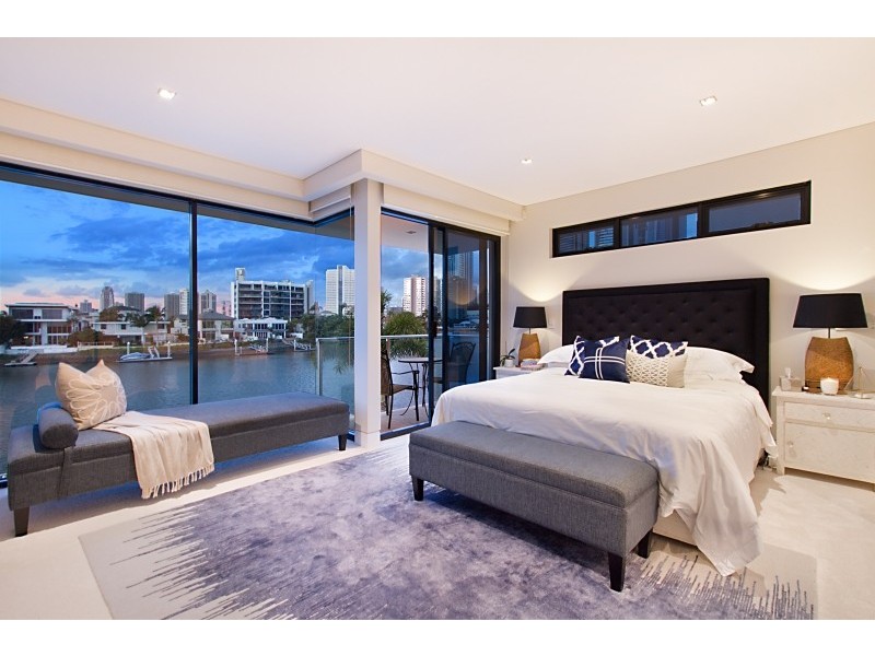 2/66 Sunrise Blvd, Surfers Paradise QLD 4217
