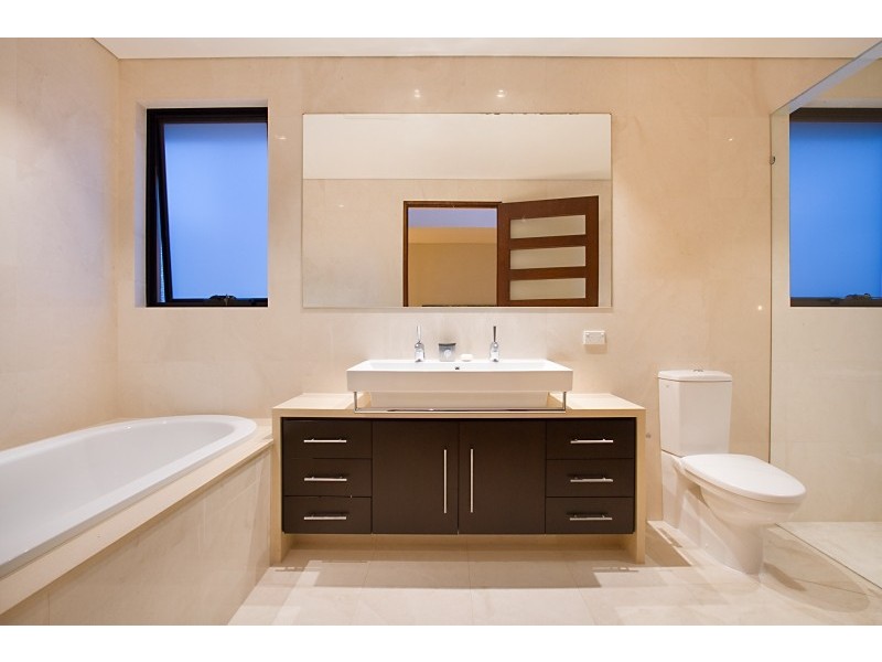 2/66 Sunrise Blvd, Surfers Paradise QLD 4217