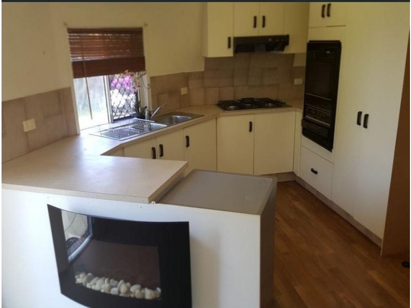 18 Raymond Ave, Bundall QLD 4217