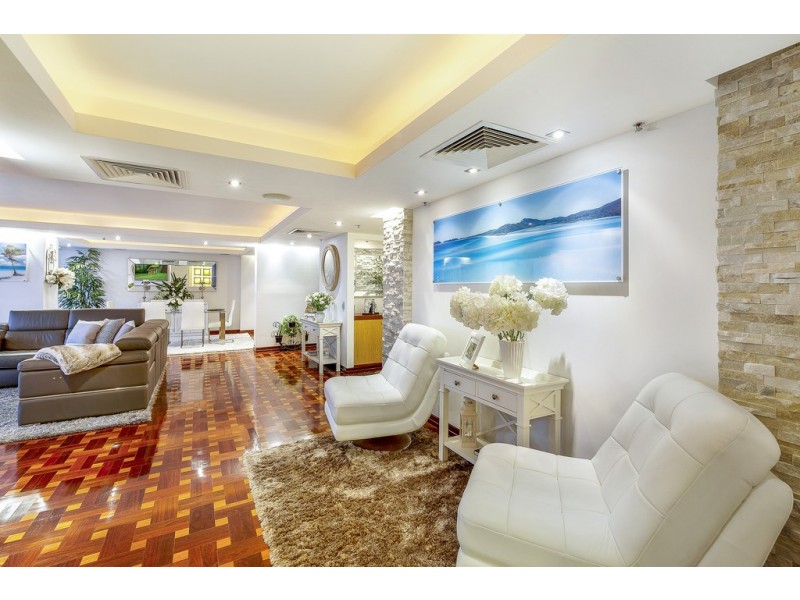 117 ‘Broadwater Tower’ 17 Bayview Street, Runaway Bay QLD 4216