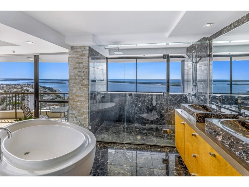 117 ‘Broadwater Tower’ 17 Bayview Street, Runaway Bay QLD 4216