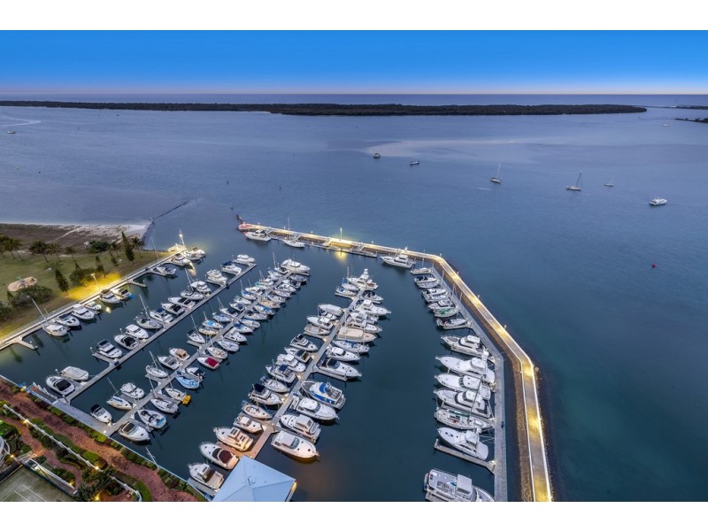 117 ‘Broadwater Tower’ 17 Bayview Street, Runaway Bay QLD 4216