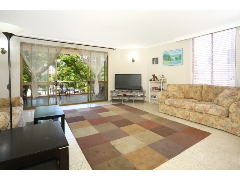 2/6 St Kilda Avenue, Broadbeach QLD 4218