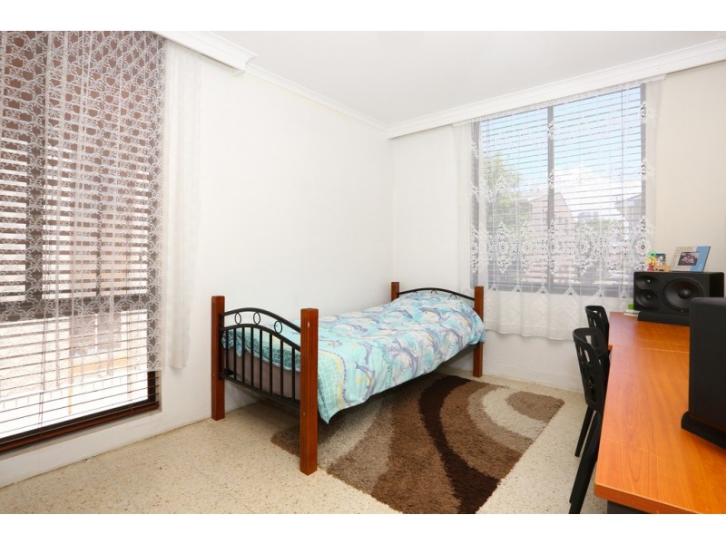 2/6 St Kilda Avenue, Broadbeach QLD 4218