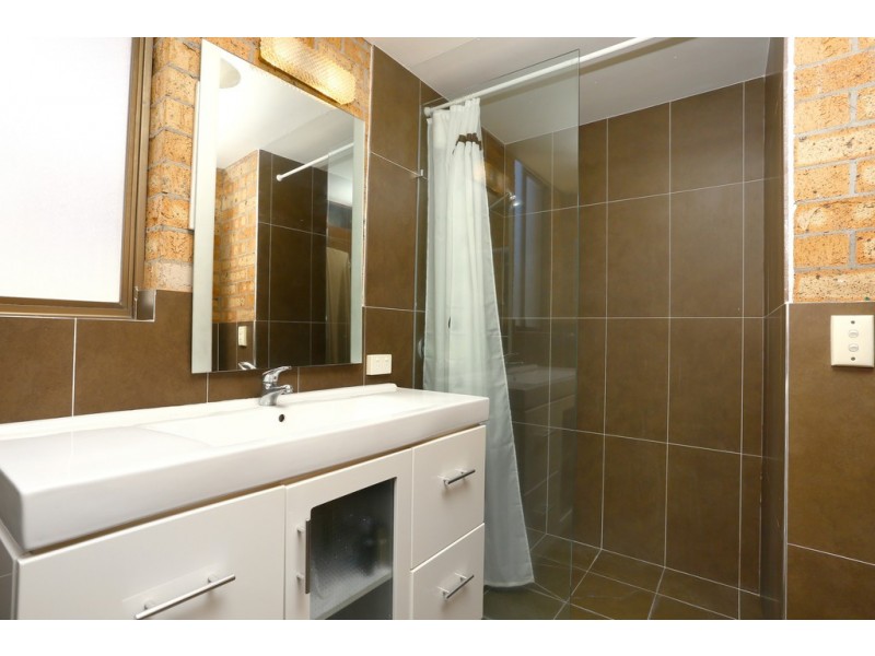 2/6 St Kilda Avenue, Broadbeach QLD 4218