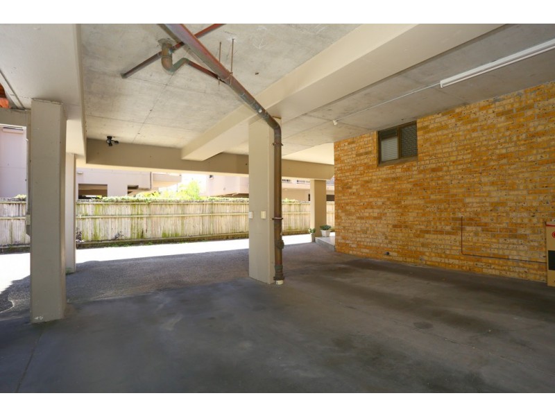 2/6 St Kilda Avenue, Broadbeach QLD 4218