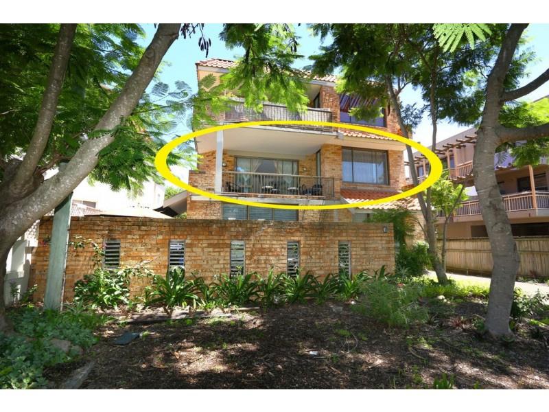 2/6 St Kilda Avenue, Broadbeach QLD 4218