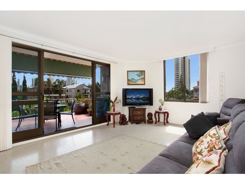 4/20 Britannia Ave, Broadbeach QLD 4218